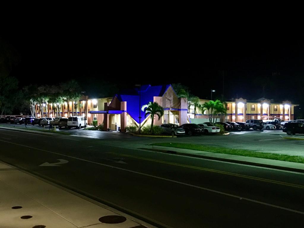 Americas Best Value Inn Сарасота Екстер'єр фото