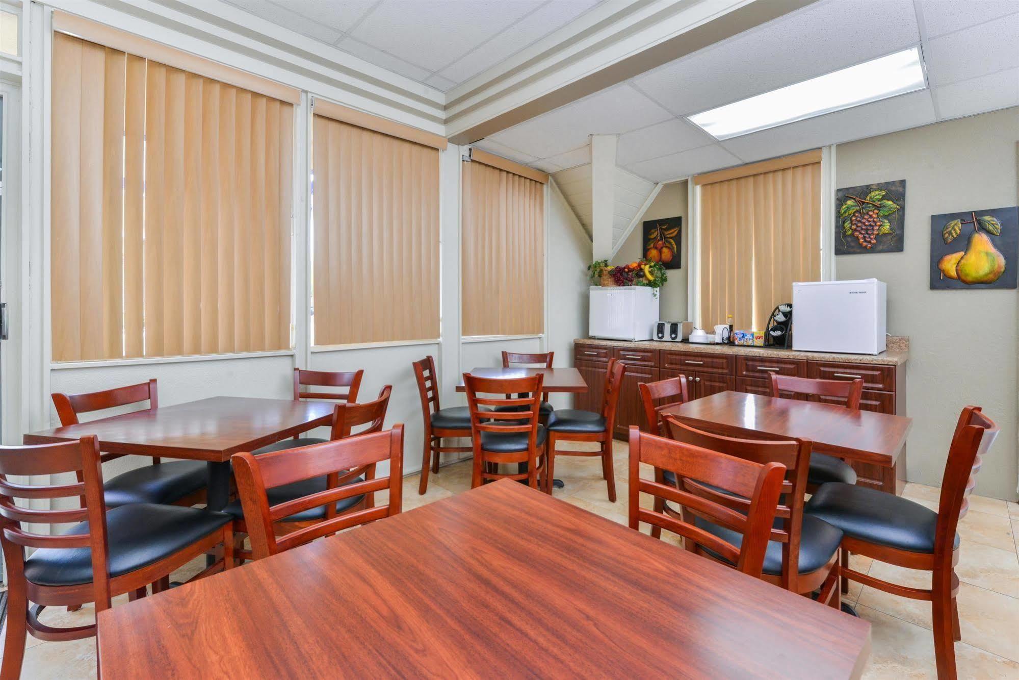 Americas Best Value Inn Сарасота Екстер'єр фото